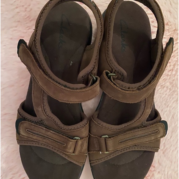 Clarks Walking Sandals - Picture 2 of 3